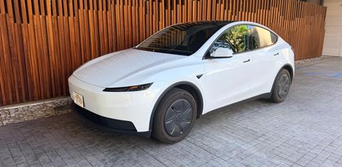 Tesla Model Y 2026