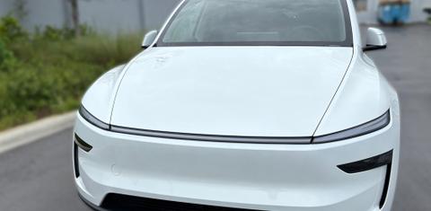 Tesla Model Y 2026