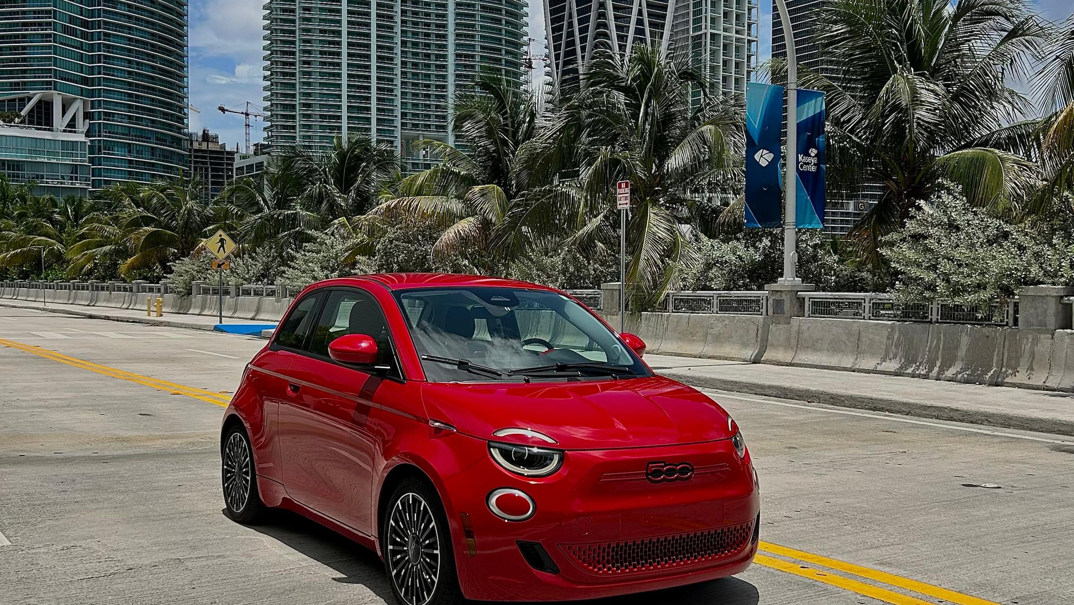 FIAT 500e 2024 in North Miami, FL
