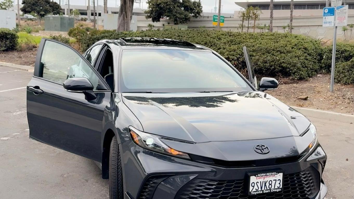 Toyota Camry Hybrid 2025 in 