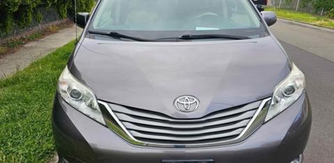 Toyota Sienna 2012