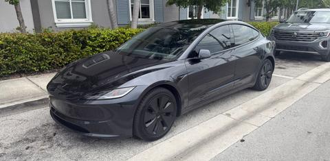 Tesla Model 3 2024