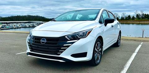 Nissan Versa 2024