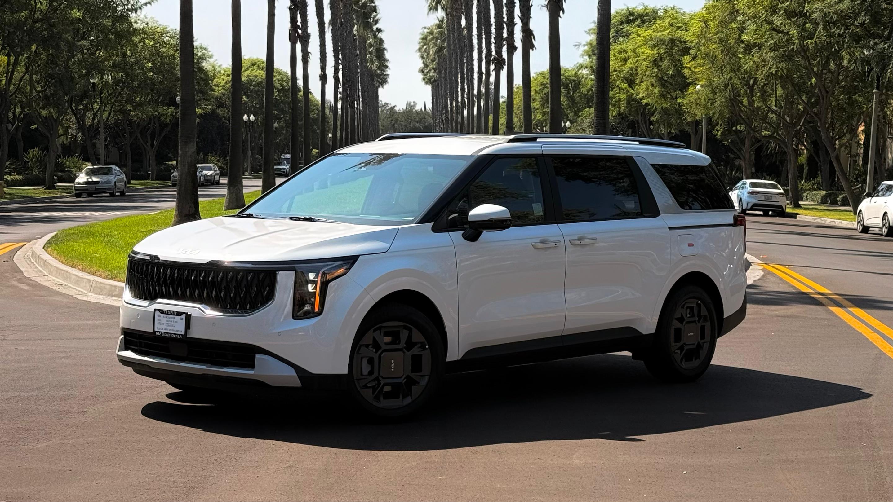 Kia Carnival Hybrid 2027 in Irvine, CA