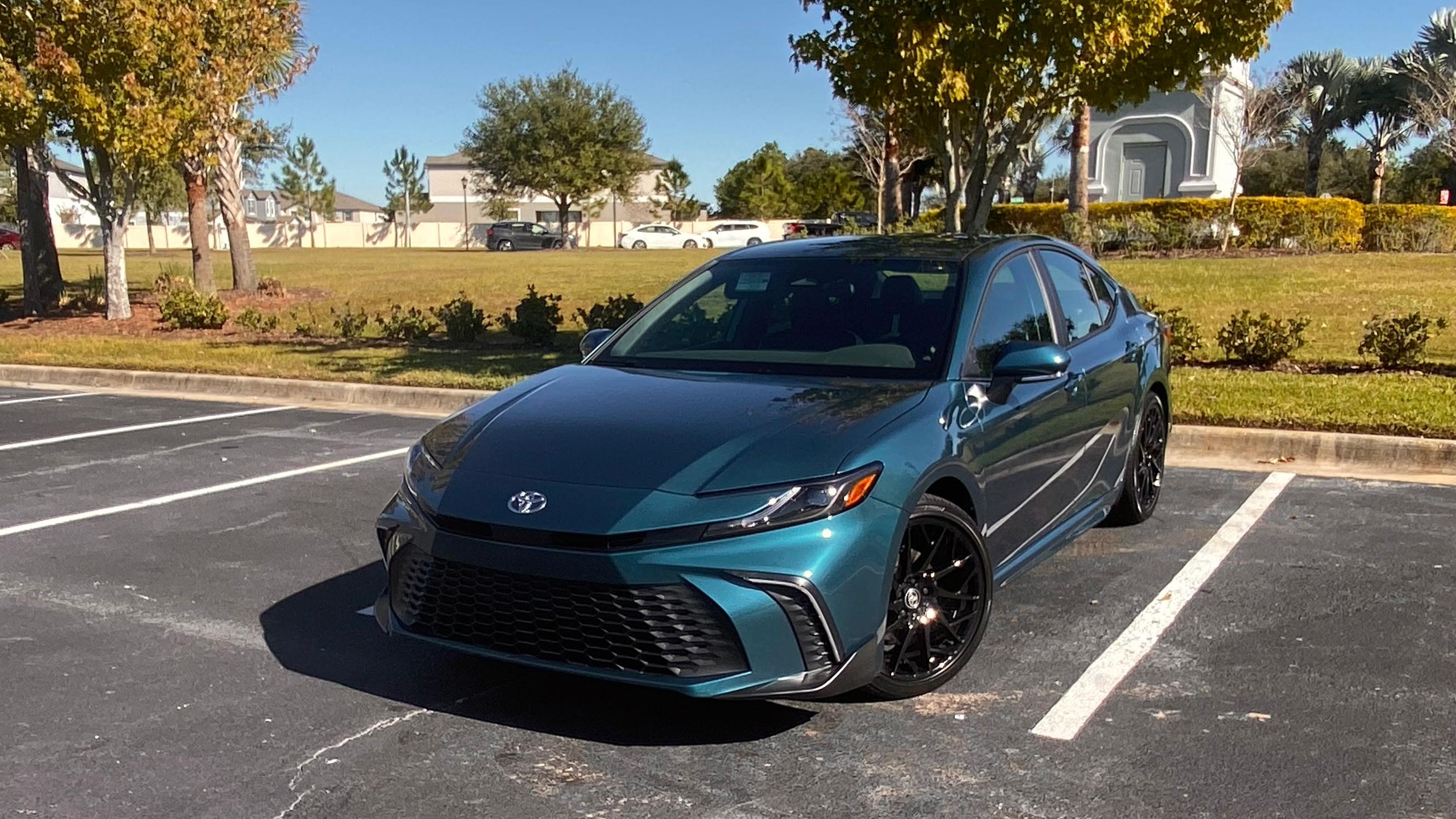 Toyota Camry Hybrid 2026 in Ruskin, FL