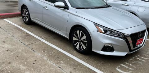 Nissan Altima 2021