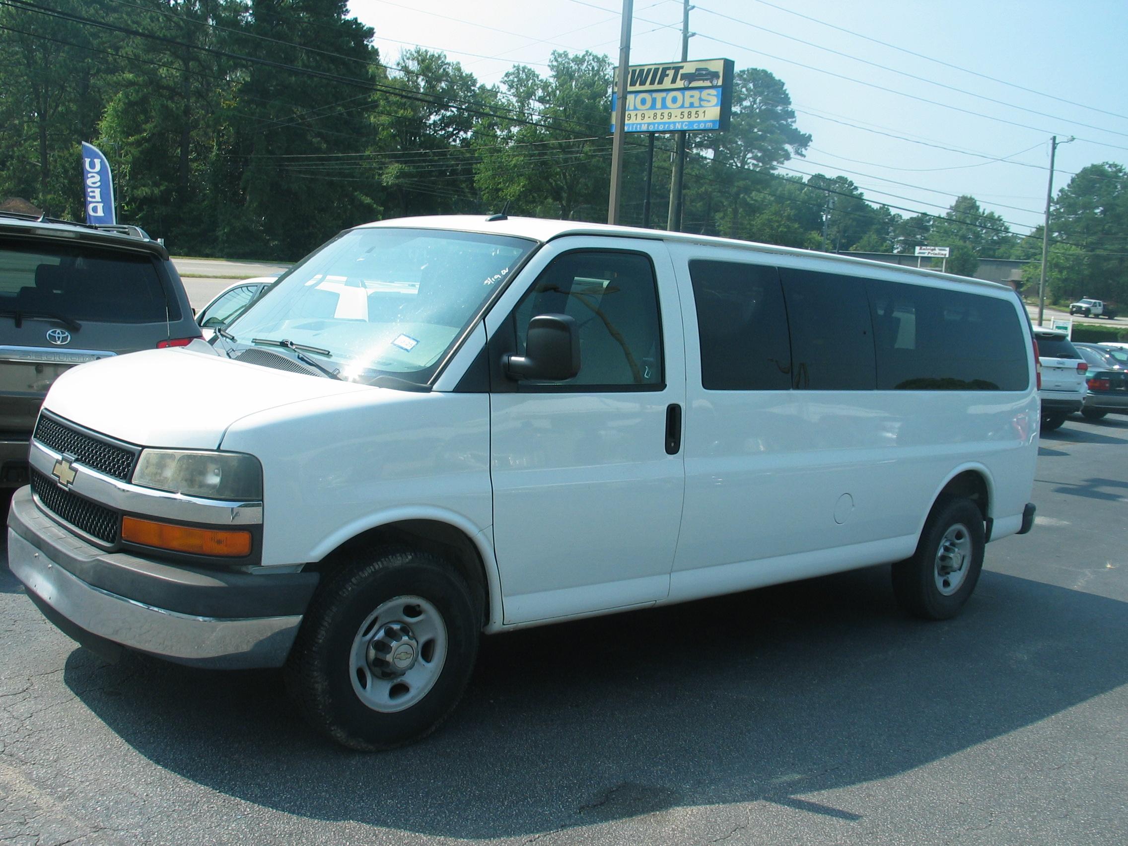 Chevrolet Express 2013 in 