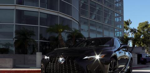 Lexus IS 2025