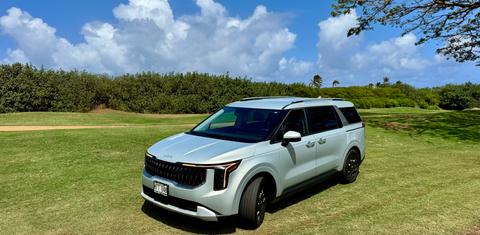 Kia Carnival Hybrid 2025