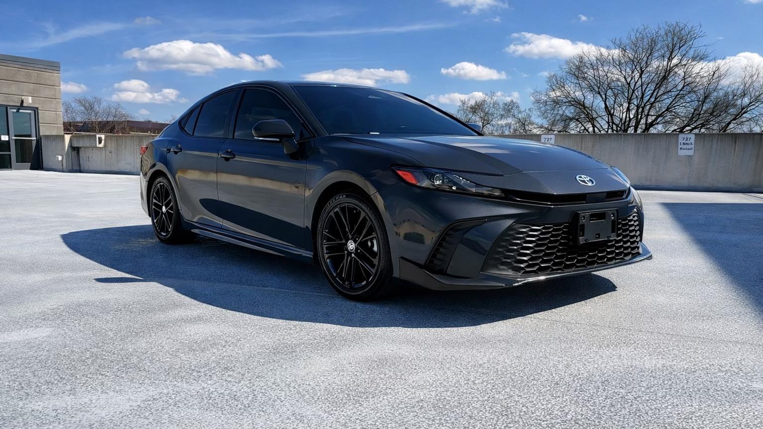 Toyota Camry Hybrid 2025 in Louisville, KY