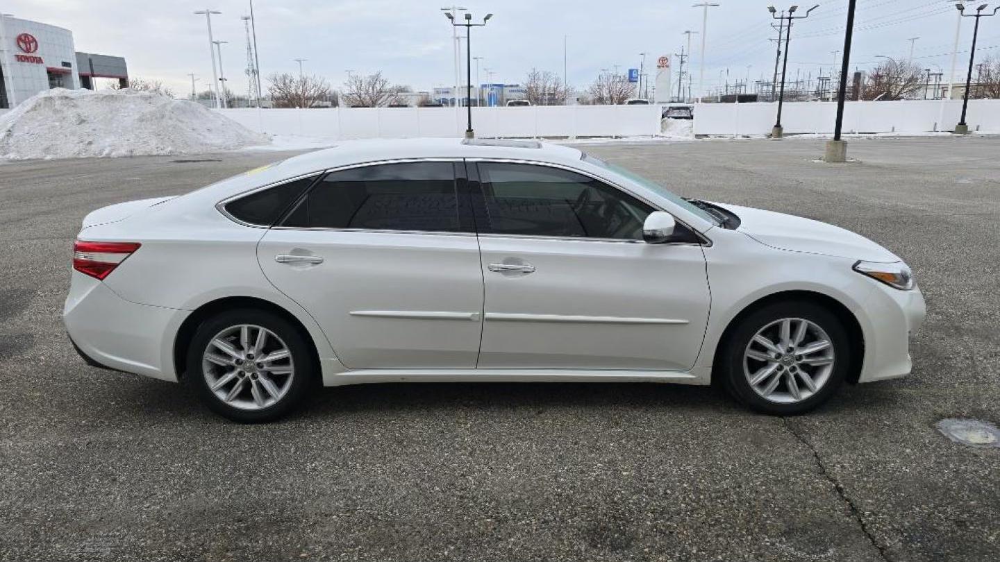 Toyota Avalon 2015 in Grand Forks, ND