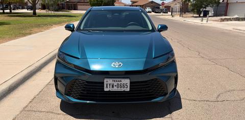 Toyota Camry Hybrid 2026