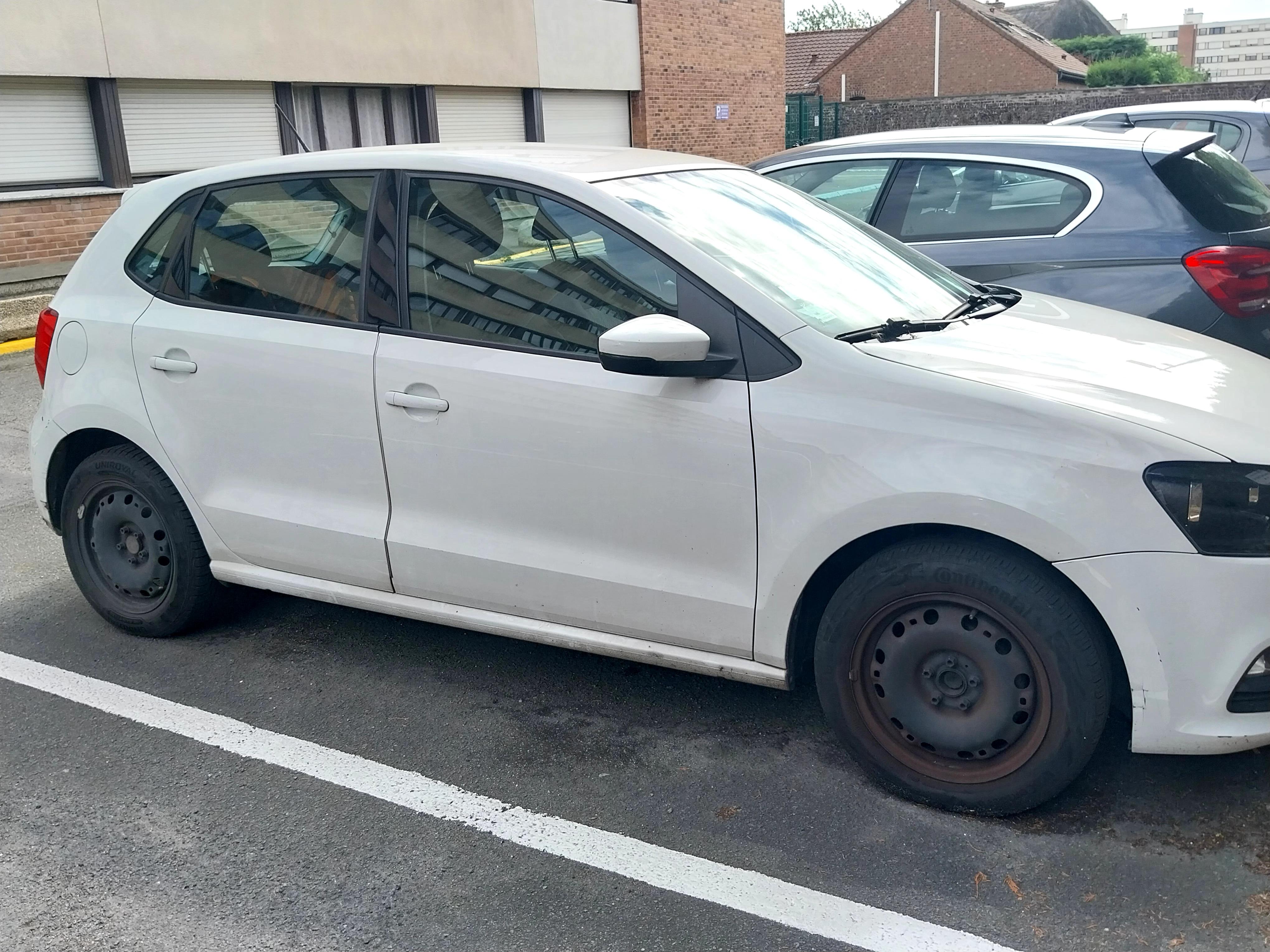 Volkswagen POLO 2015 à Ronchin