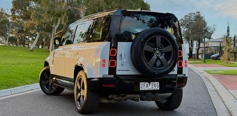 Land Rover DEFENDER 2023