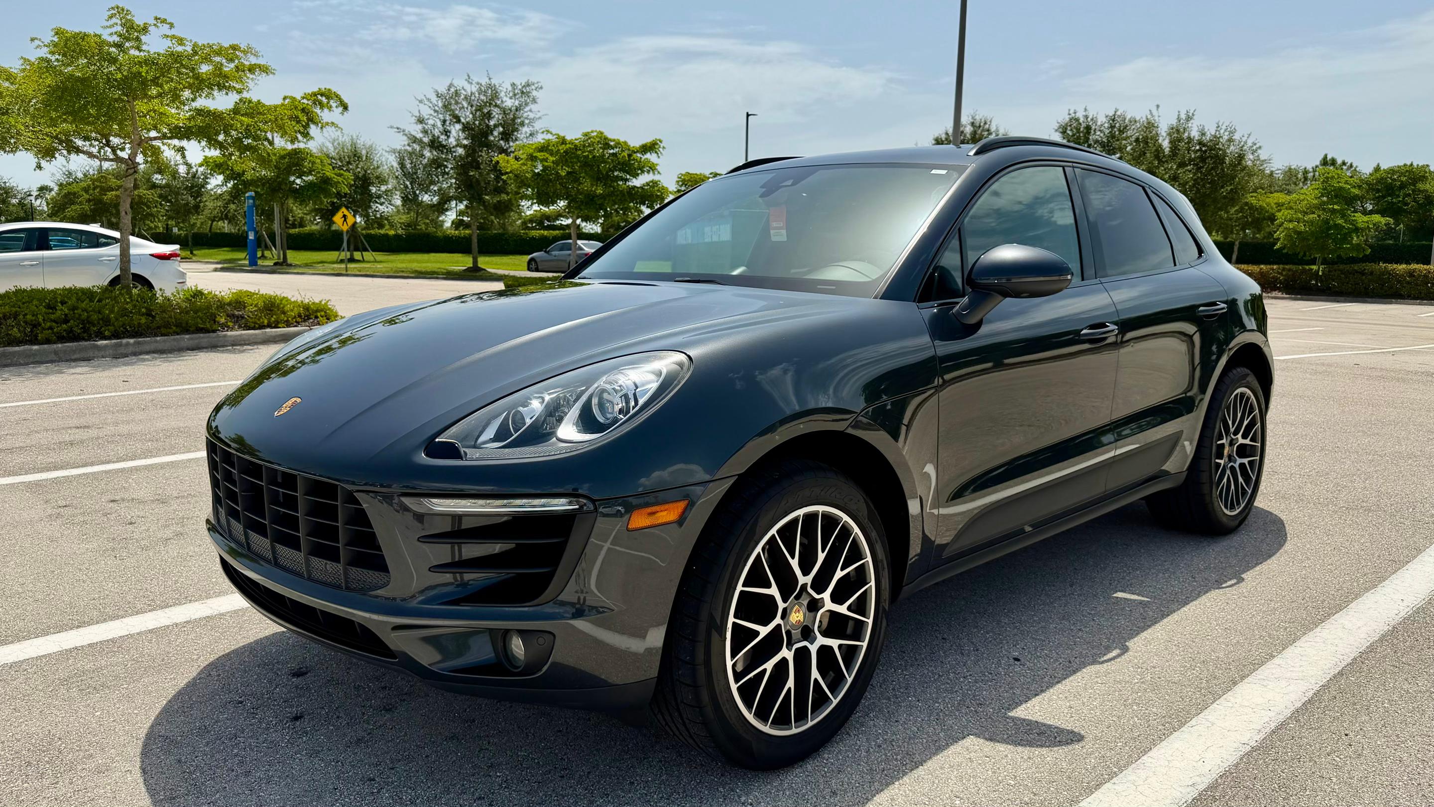 Porsche Macan 2017 in Fort Myers, FL