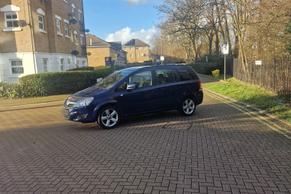 Vauxhall Zafira 2014 in London