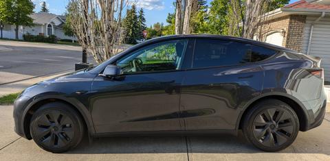 Tesla Model Y 2024