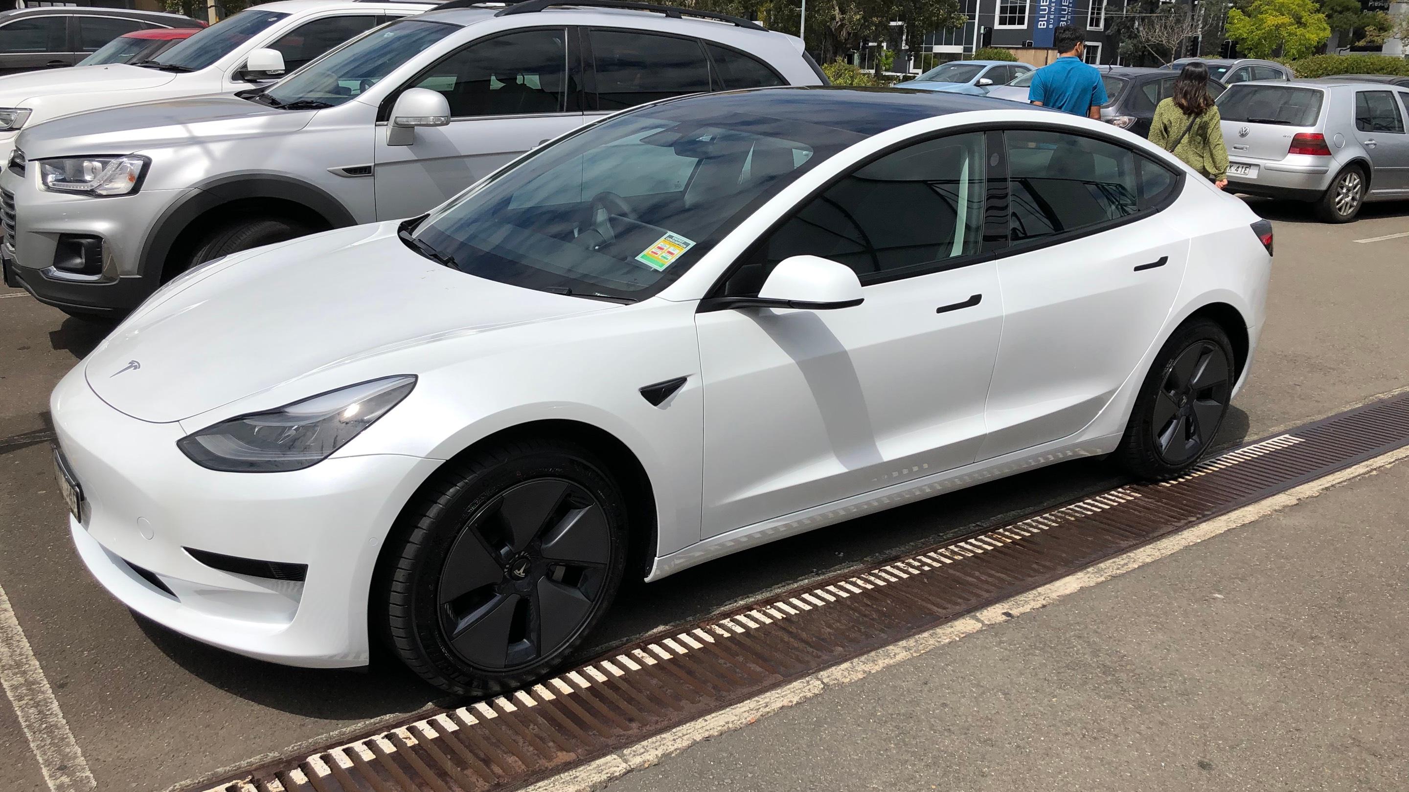 Tesla MODEL 3 2021 in Coogee