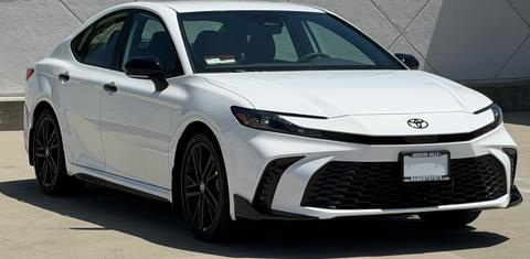 Toyota Camry Hybrid 2026