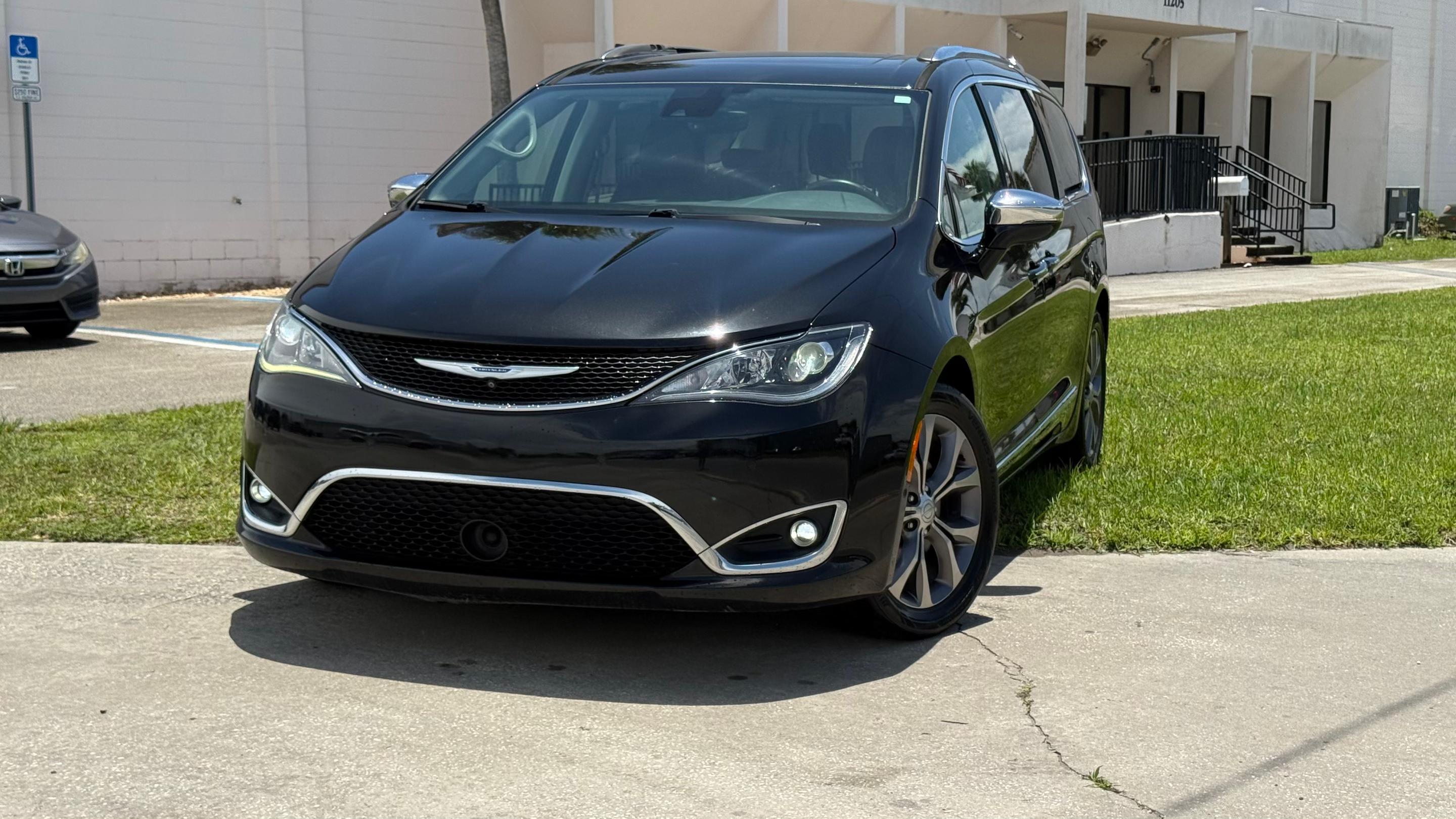 Chrysler Pacifica 2018 in 