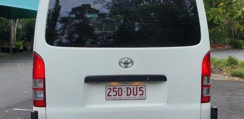 Toyota HIACE 2015
