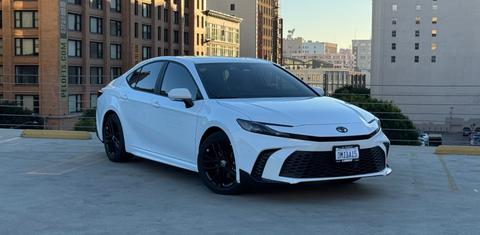 Toyota Camry Hybrid 2025