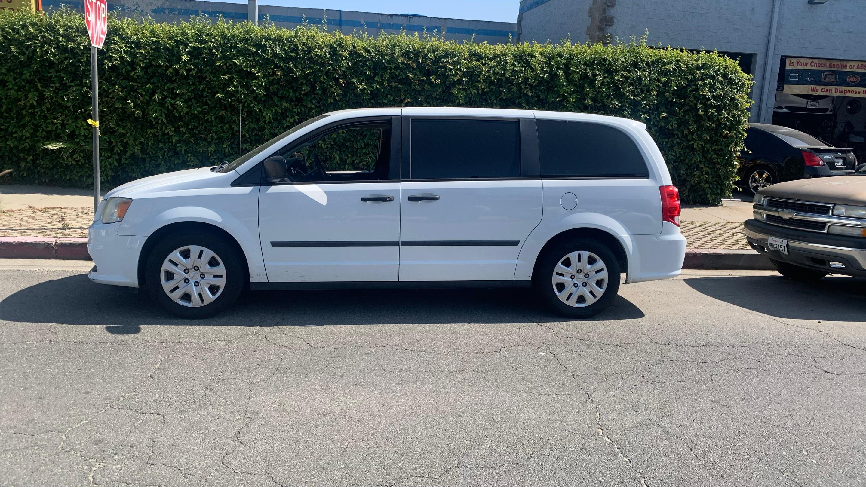 Dodge Grand Caravan 2014 in Burbank, CA