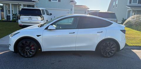 Tesla Model Y 2024