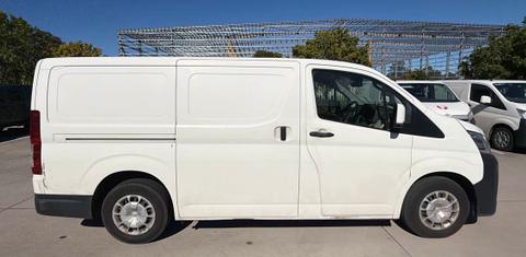 Toyota HIACE 2022