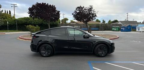 Tesla Model Y 2026