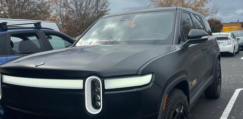 Rivian R1S 2022
