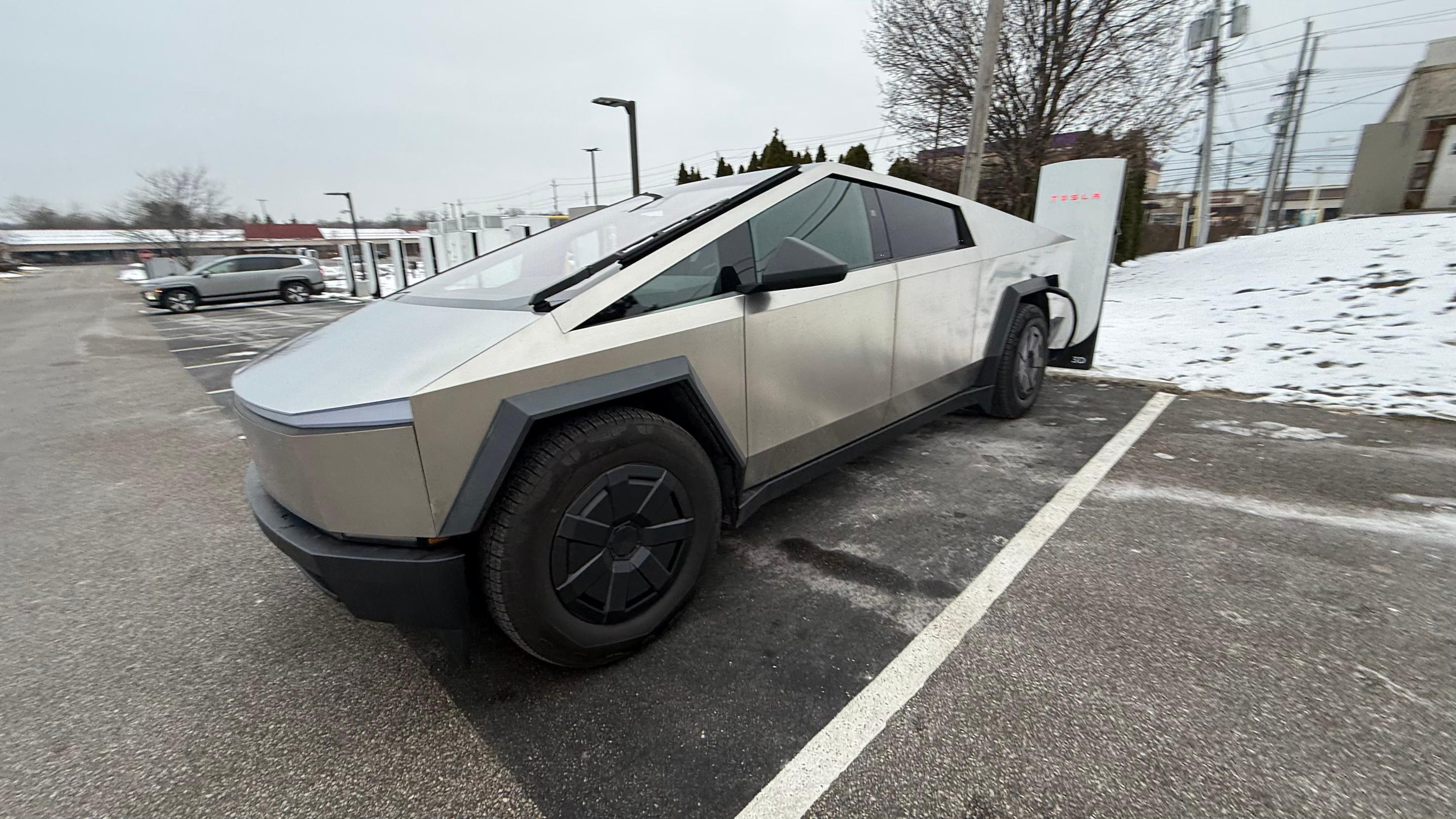 Tesla Cybertruck 2025 in Garfield Heights, OH