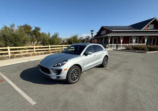 Porsche Macan car
