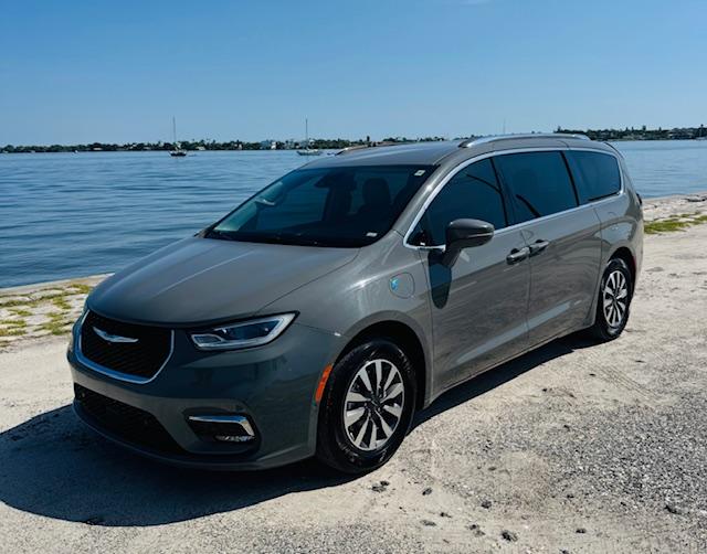 Chrysler Pacifica 2021 in Indian Harbour Beach, FL