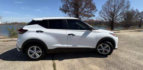 Nissan Kicks Play 2025