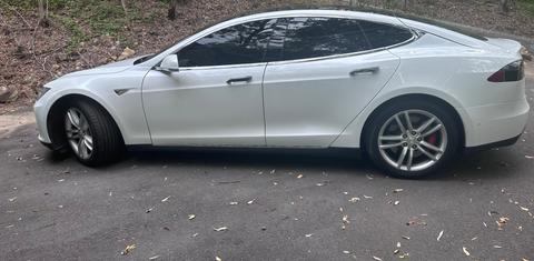 Tesla MODEL S 2015