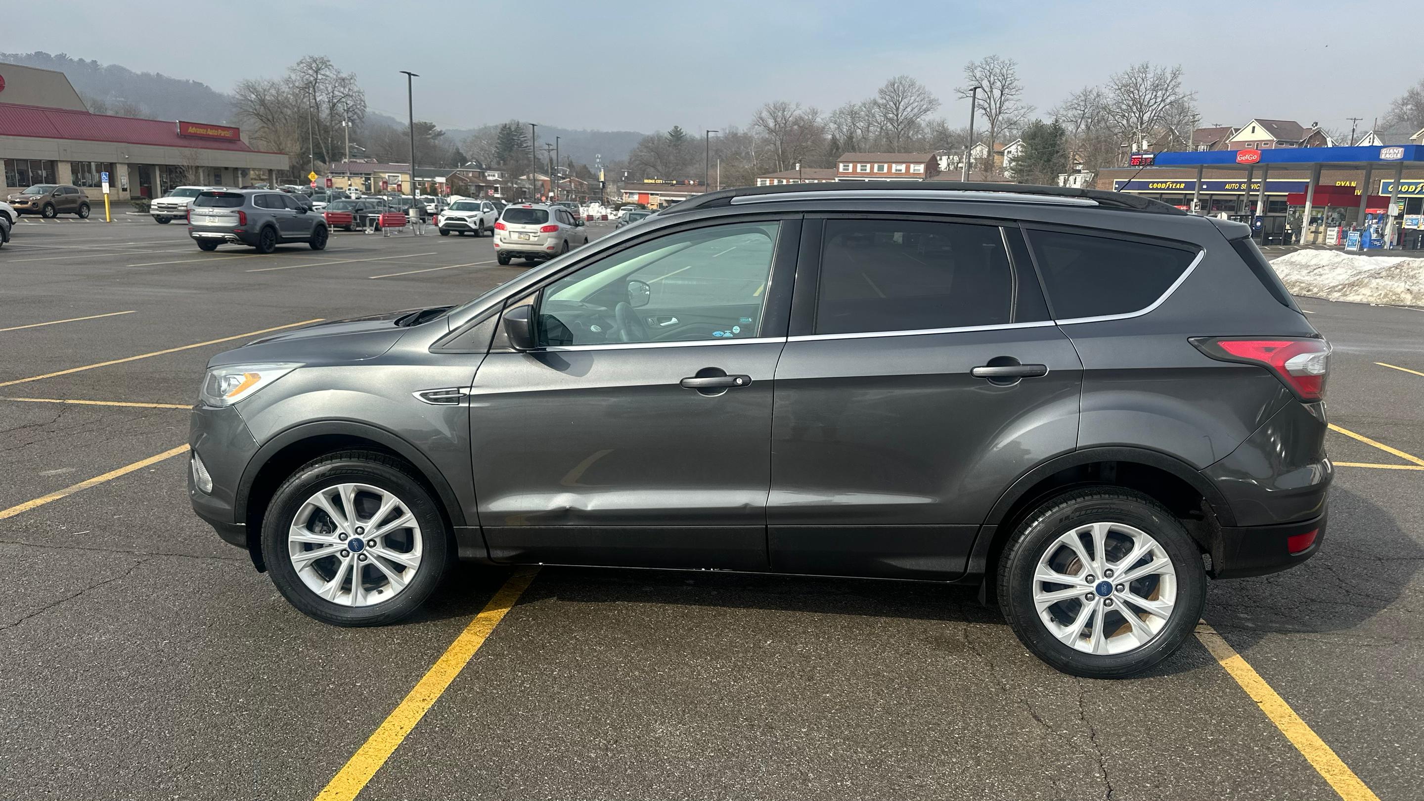 Ford Escape 2017 in McKees Rocks, PA