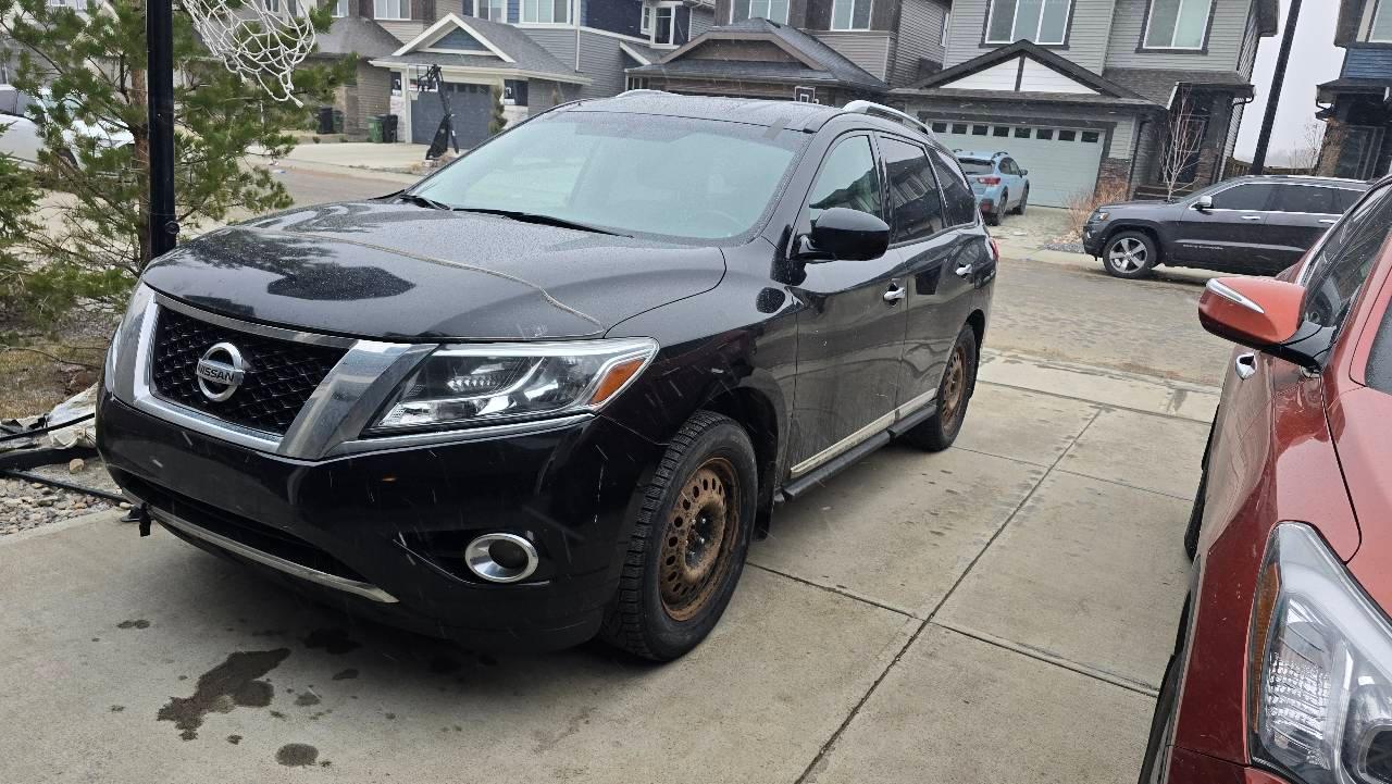 Nissan Pathfinder 2014 à Edmonton, AB