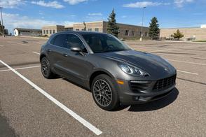 Porsche Macan car