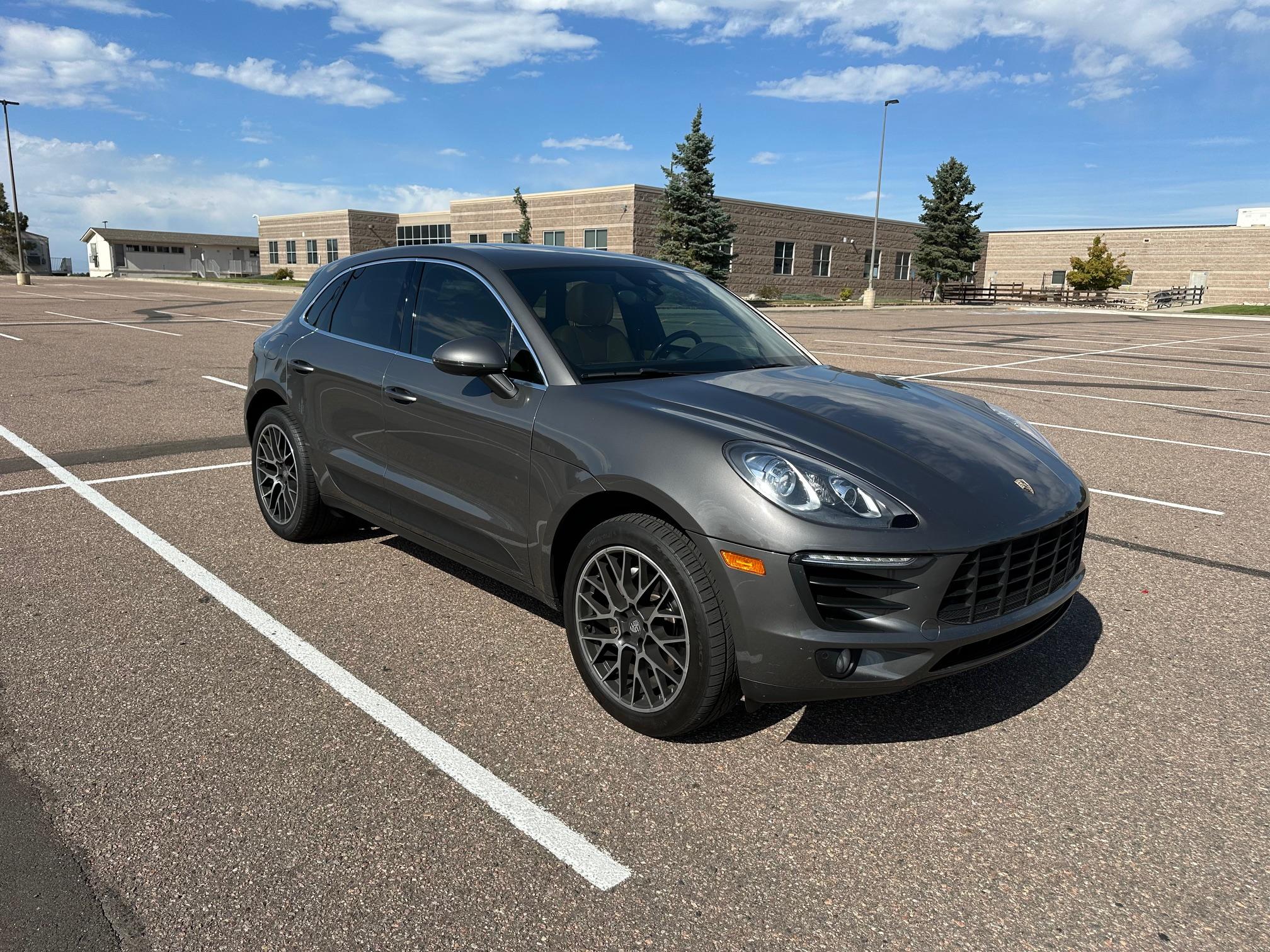 Porsche Macan 2017 in Parker, CO