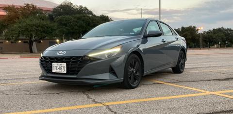Hyundai Elantra 2022