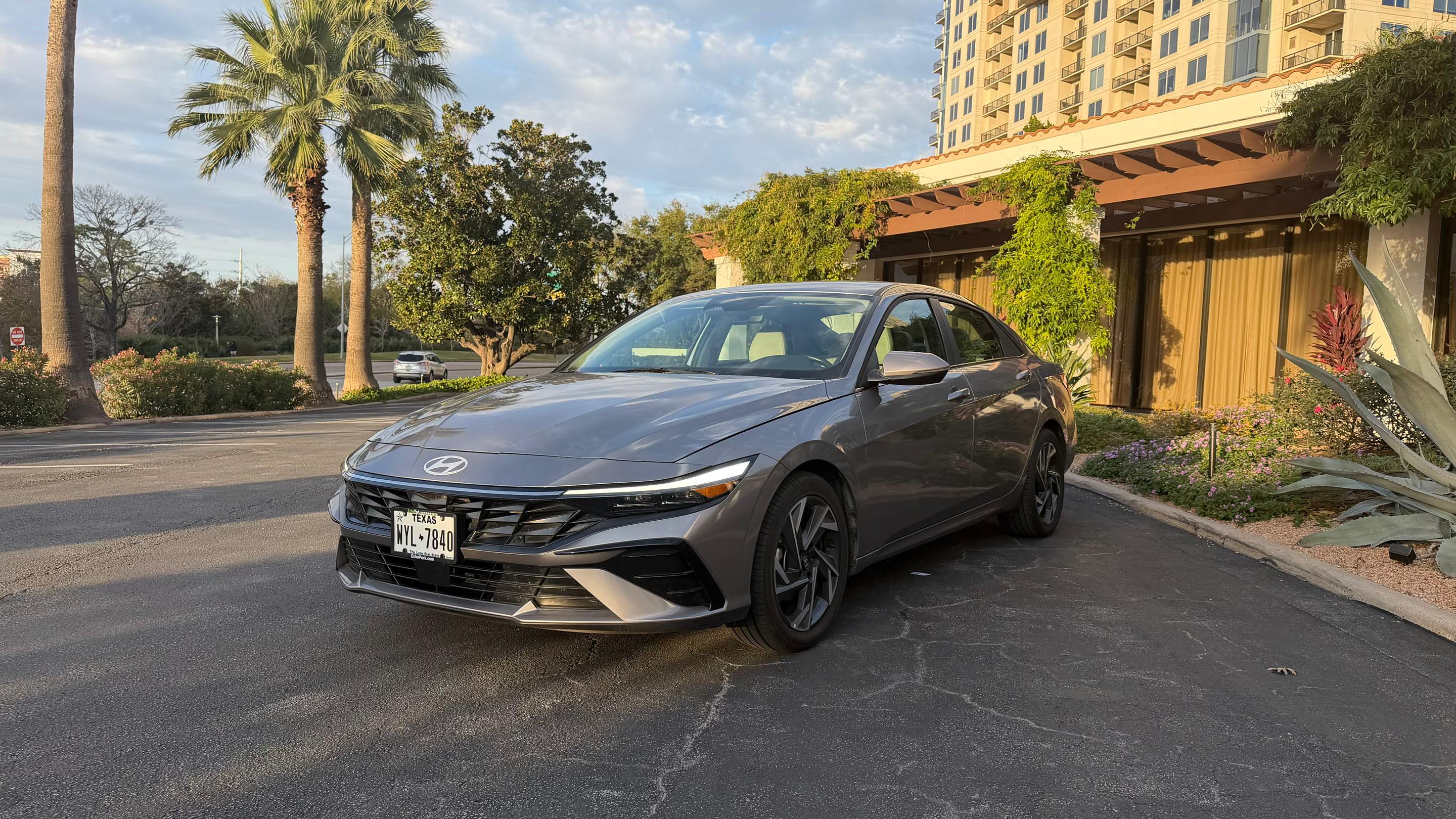 Hyundai Elantra Hybrid 2025 in Houston, TX