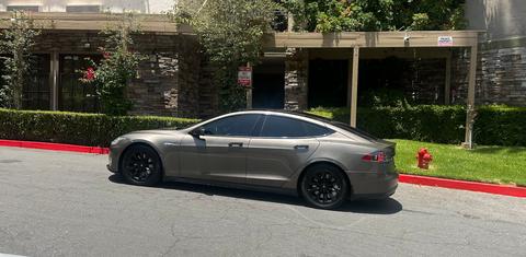 Tesla Model S 2015