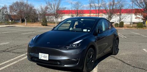 Tesla Model Y 2025