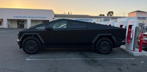 Tesla Cybertruck 2026
