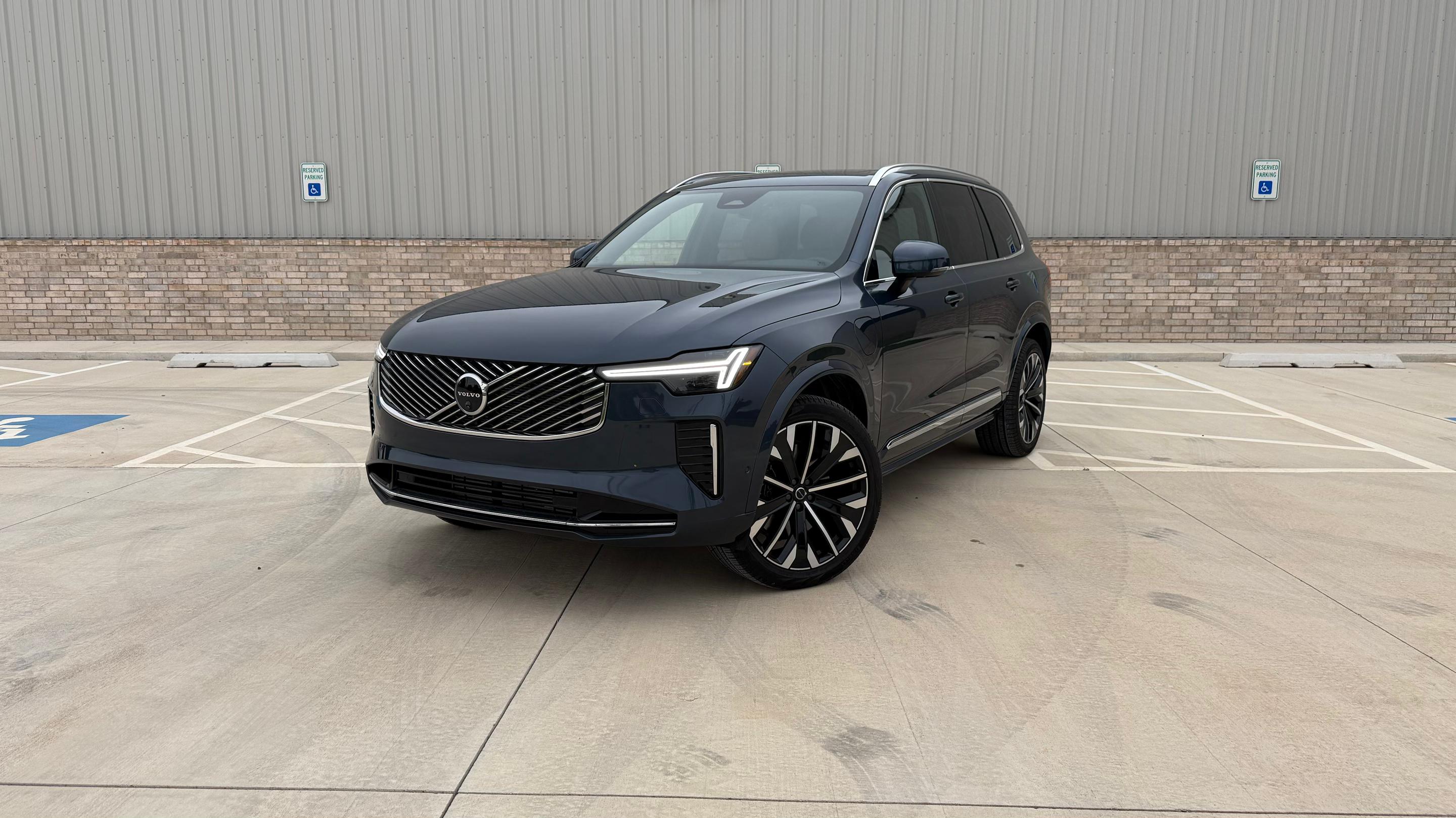 Volvo XC90 Plug-In Hybrid 2025 in Oklahoma City, OK
