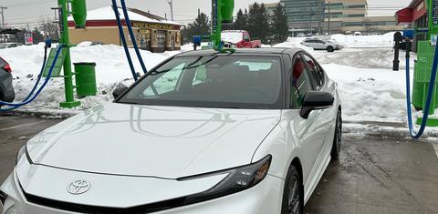 Toyota Camry Hybrid 2025