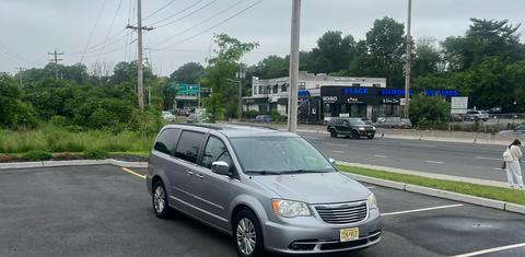 Chrysler Town & Country 2013