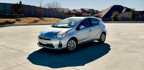 Toyota Prius c 2014