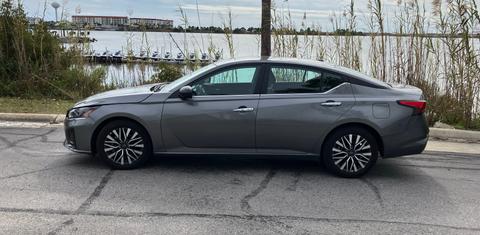 Nissan Altima 2025